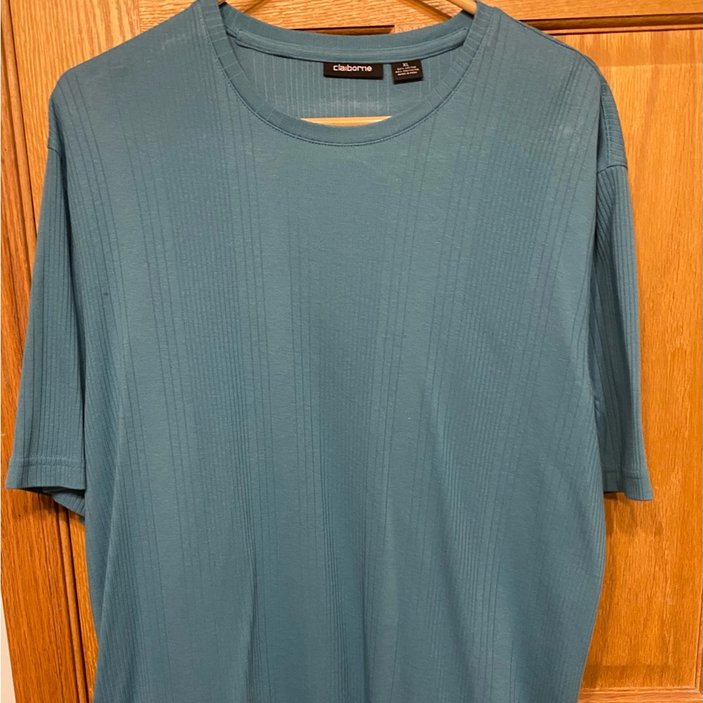 Aqua blue mens XL Claiborne Short sleeves short